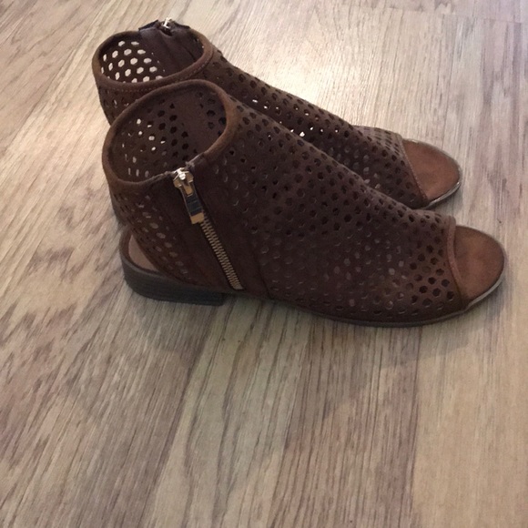 Women’s sandals - Picture 3 of 3